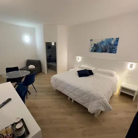 Smart Cruise Hotel 3*