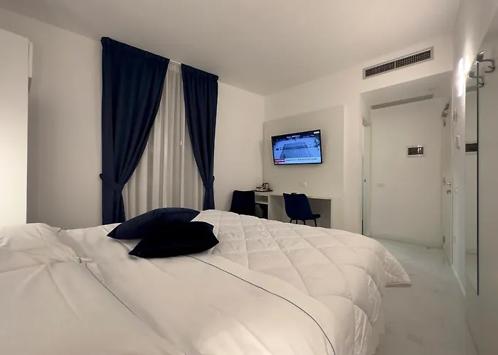 Smart Cruise Hotel