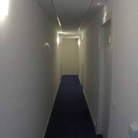 Smart Cruise Hotel 3*