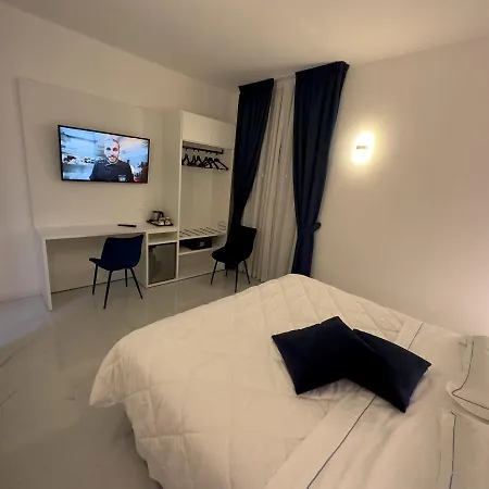 Smart Cruise Hotel