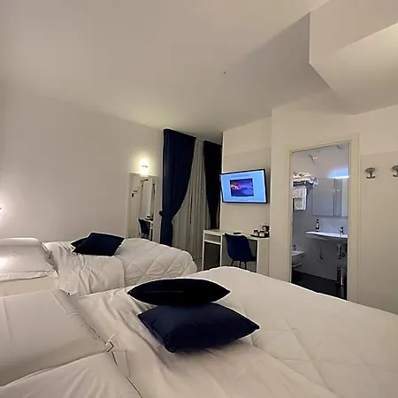 Smart Cruise Hotel 3*